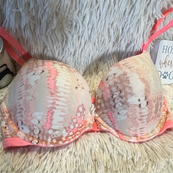 PINK Victoria Secret Bra 36D - Picture 2 of 9